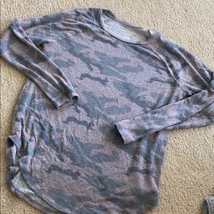 AE soft gray camo l/s tee